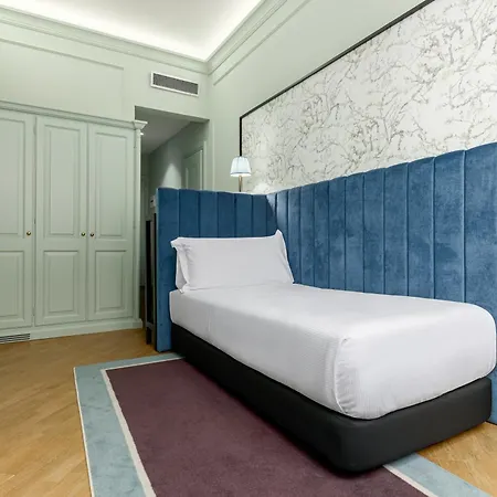 Mate Isabella Hotel 4*