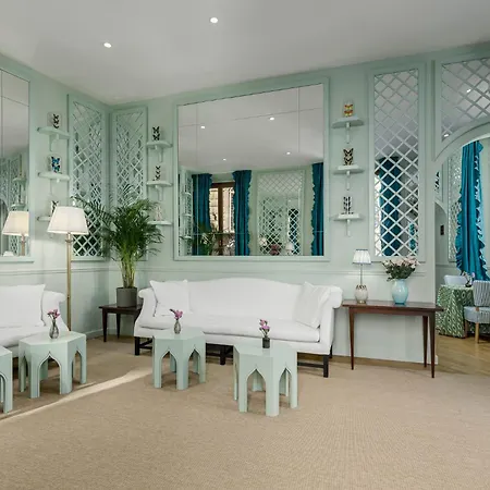 Mate Collection Isabella, Hotell