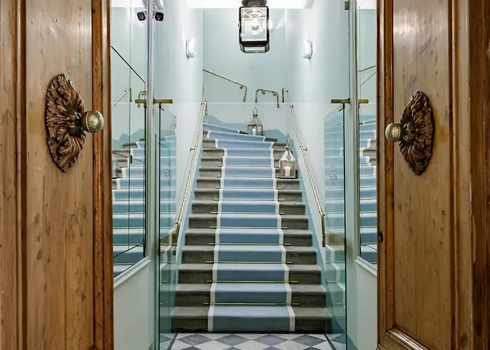 Mate Collection Isabella, Hotel